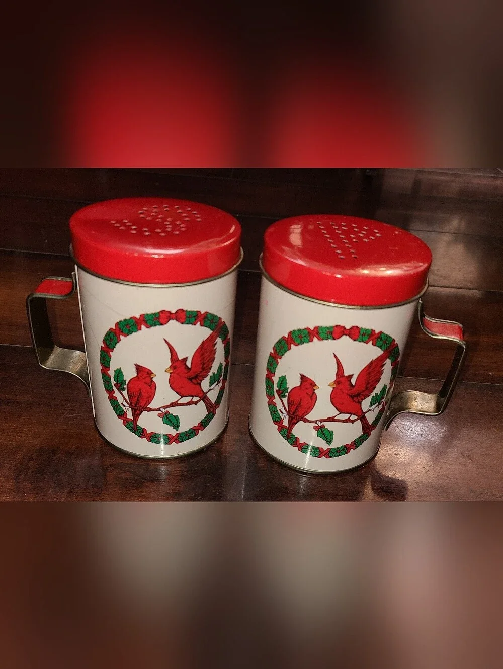 Vintage Tin Christmas Salt and Pepper Shakers - Red Cardinals 4